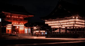 Santuario Yasaka (八坂神社)