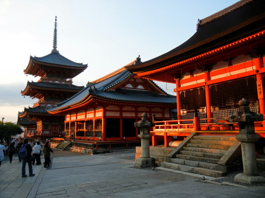 Templo Kiyomizu-dera (清水寺)