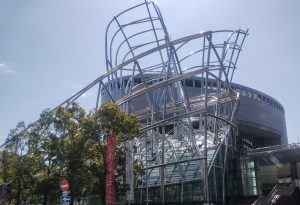 Museo Nacional de Arte de Osaka (国立国際美術館)