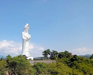 Aizu Jibo Kannon (会津慈母大観世音菩薩像)