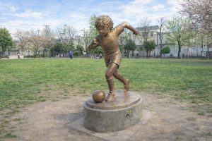 Estatuas Capitán Tsubasa – Yotsugi (四ツ木)