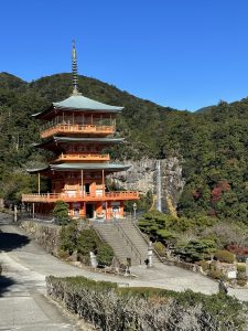 Pagoda del templo Seiganto-ji (三重塔)