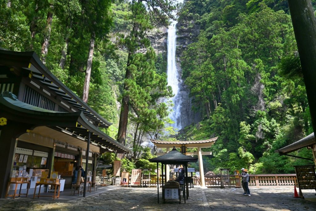 Santuario Hirō (飛瀧神社)