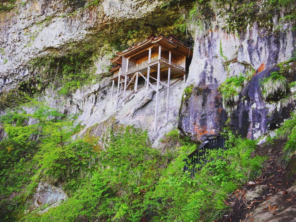 Templo Sanbutsu-ji (三徳山 三佛寺)