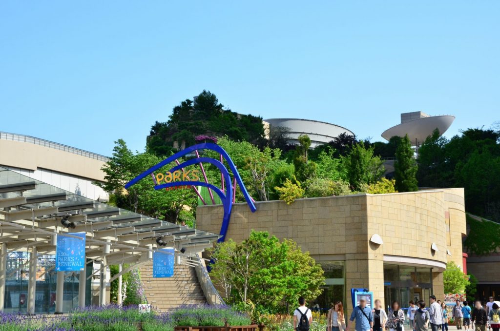 Namba Parks (なんばパークス)