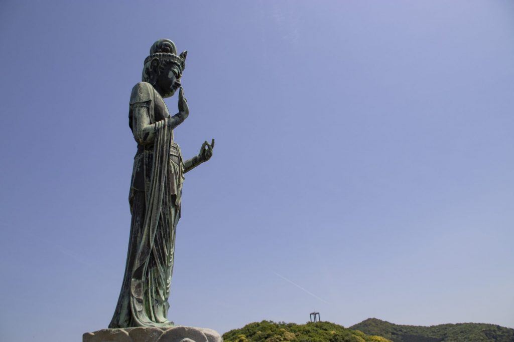 Iwaya Kannon (岩屋観世音菩薩像)